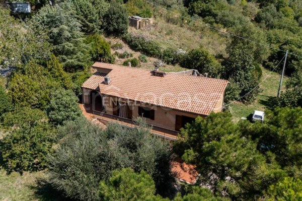 casa indipendente in vendita a Manciano in zona Poggio Murella