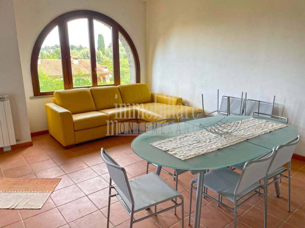 appartamento in vendita a Manciano in zona Montemerano