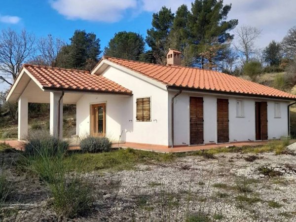 casa indipendente in vendita a Manciano in zona Saturnia