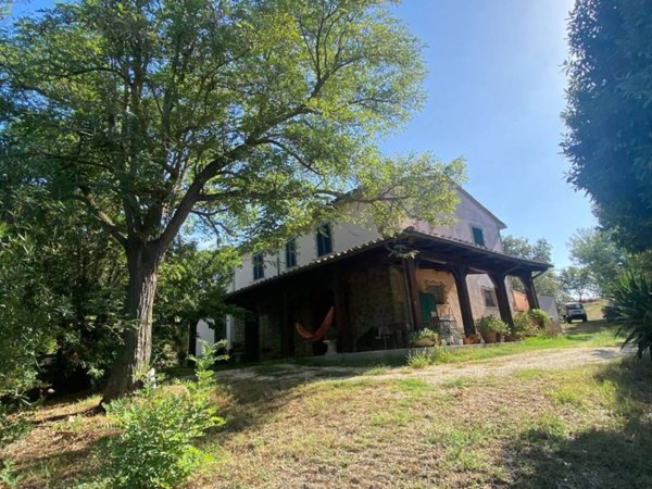 casa indipendente in vendita a Manciano in zona Saturnia