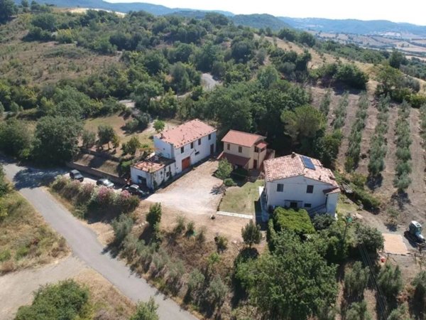 casa indipendente in vendita a Manciano in zona Saturnia