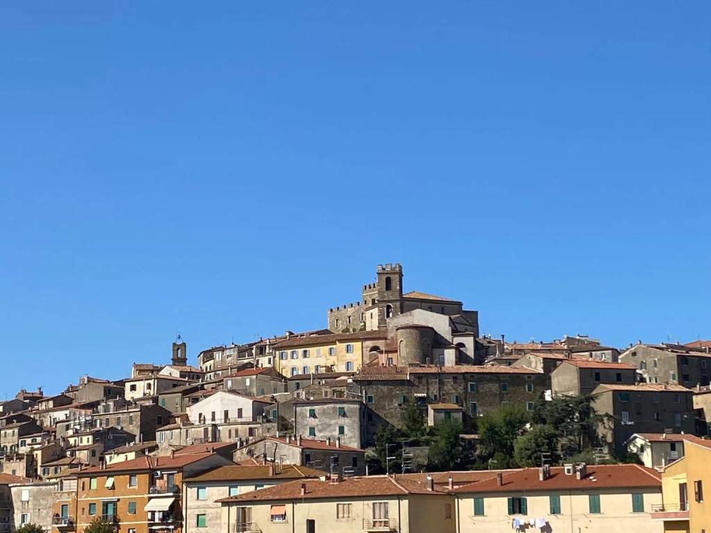 appartamento in vendita a Manciano in zona Saturnia