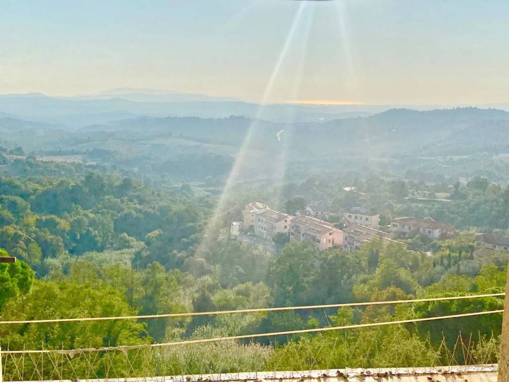 appartamento in vendita a Manciano in zona Saturnia