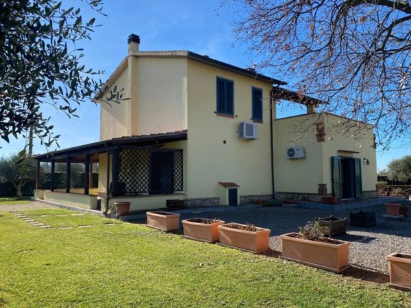 casa indipendente in vendita a Manciano in zona Marsiliana
