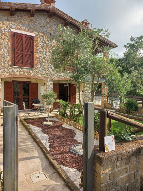 appartamento in vendita a Manciano in zona Poggio Murella