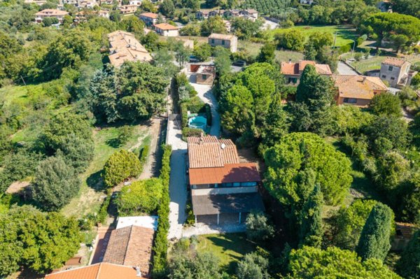 casa indipendente in vendita a Manciano in zona Saturnia