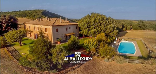 casa indipendente in vendita a Manciano in zona Saturnia