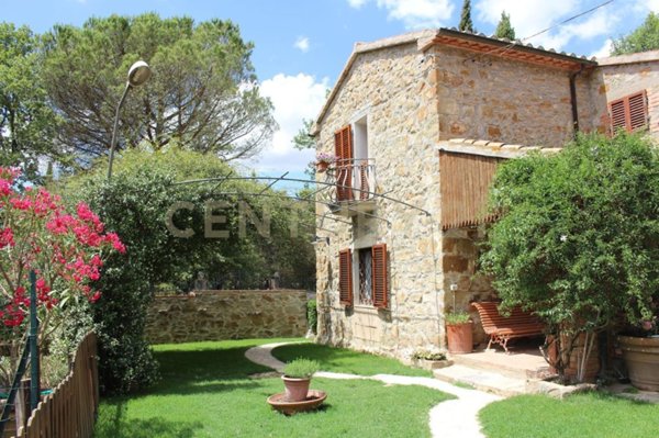 casa indipendente in vendita a Manciano in zona Poggio Murella