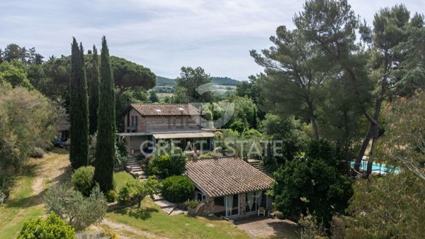 casale in vendita a Manciano