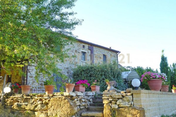 casa indipendente in vendita a Manciano in zona Saturnia