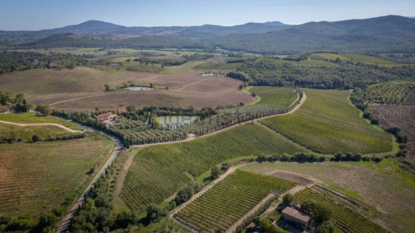 casale in vendita a Manciano