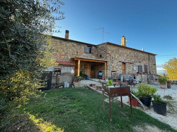 casale in vendita a Manciano