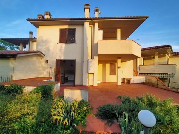 casa indipendente in vendita a Manciano