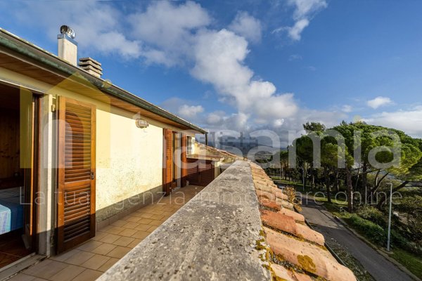 appartamento in vendita a Manciano in zona Saturnia