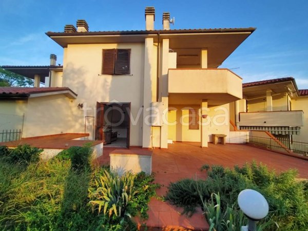 appartamento in vendita a Manciano in zona Saturnia