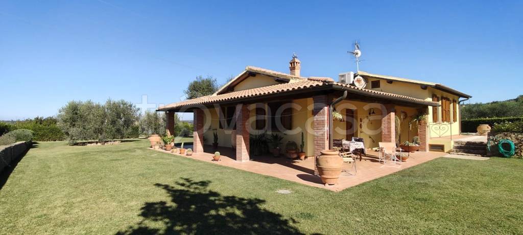 casa indipendente in vendita a Manciano in zona Marsiliana