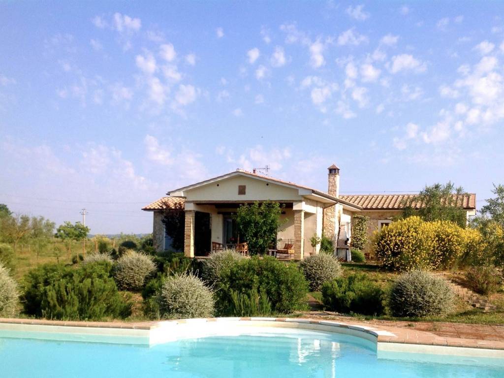 casa indipendente in vendita a Manciano