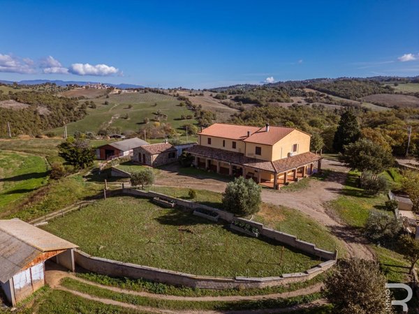 casale in vendita a Manciano