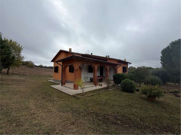 casale in vendita a Manciano in zona Saturnia