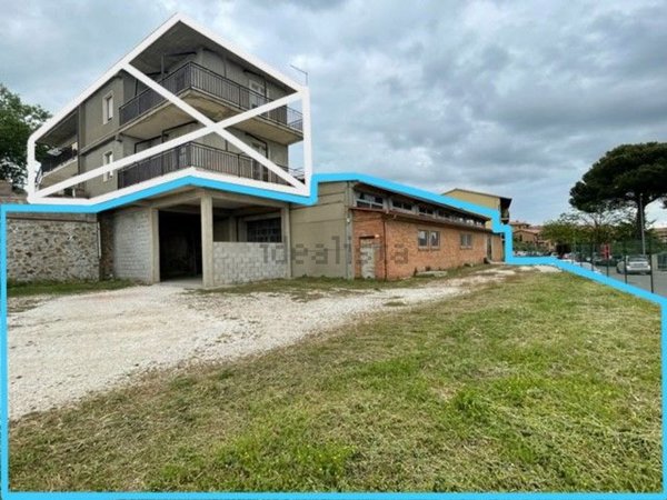 capannone in vendita a Manciano in zona Saturnia