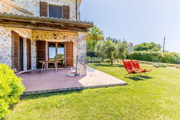 casale in vendita a Manciano in zona Saturnia