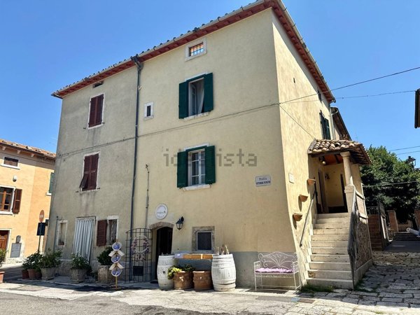 appartamento in vendita a Manciano in zona Saturnia