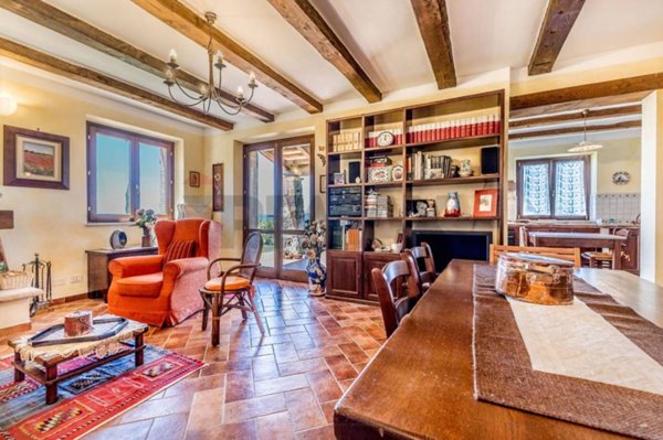 casa indipendente in vendita a Manciano in zona Saturnia