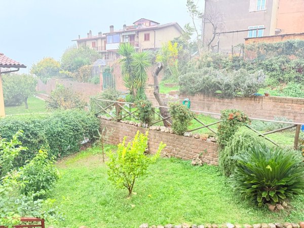 appartamento in vendita a Manciano in zona Saturnia