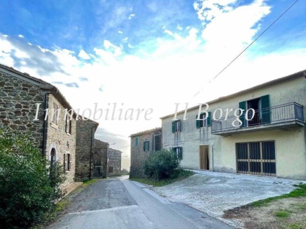 casa indipendente in vendita a Manciano