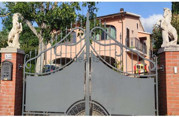 casa indipendente in vendita a Manciano in zona Poggio Murella