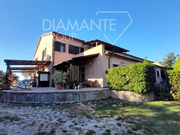 casa indipendente in vendita a Manciano