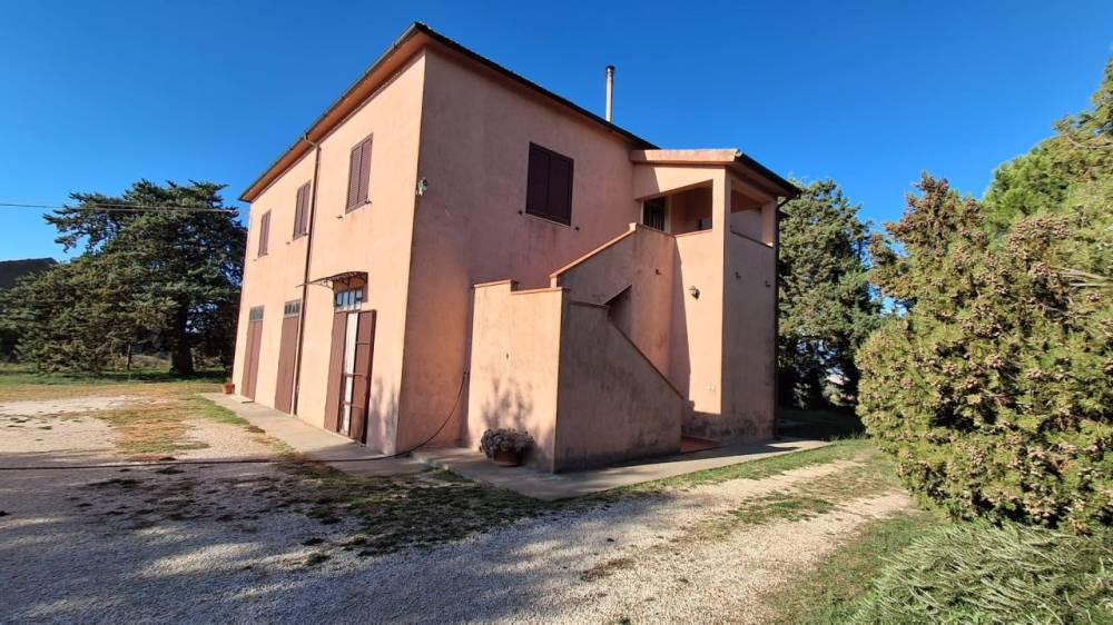 casa indipendente in vendita a Manciano in zona Saturnia