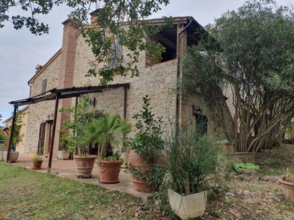casa indipendente in vendita a Manciano