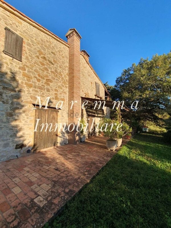 casale in vendita a Manciano