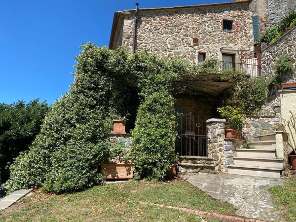 appartamento in vendita a Manciano in zona Montemerano