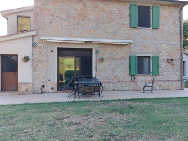 casa indipendente in vendita a Manciano in zona Saturnia