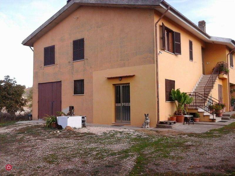 casa indipendente in vendita a Manciano