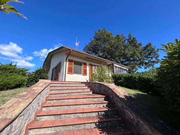 casa indipendente in vendita a Manciano in zona Saturnia