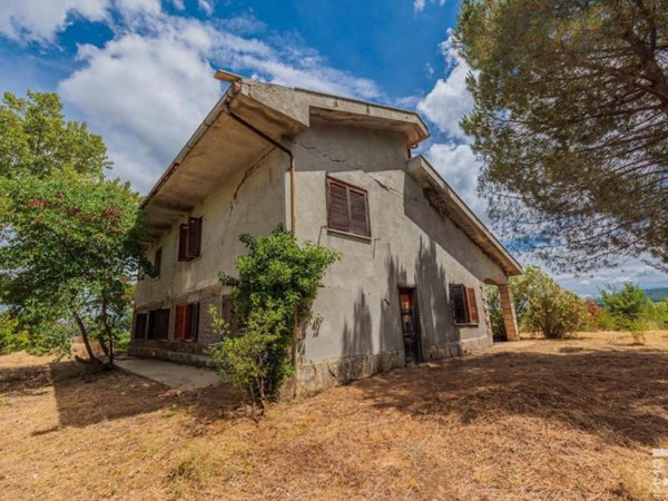 casa indipendente in vendita a Manciano in zona Saturnia