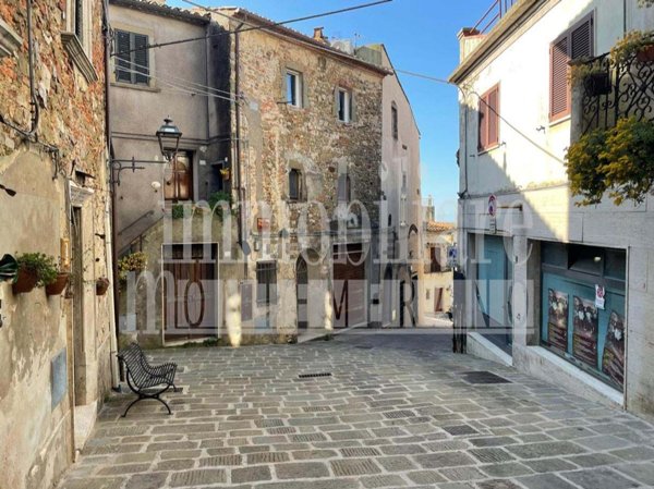 appartamento in vendita a Manciano in zona Saturnia