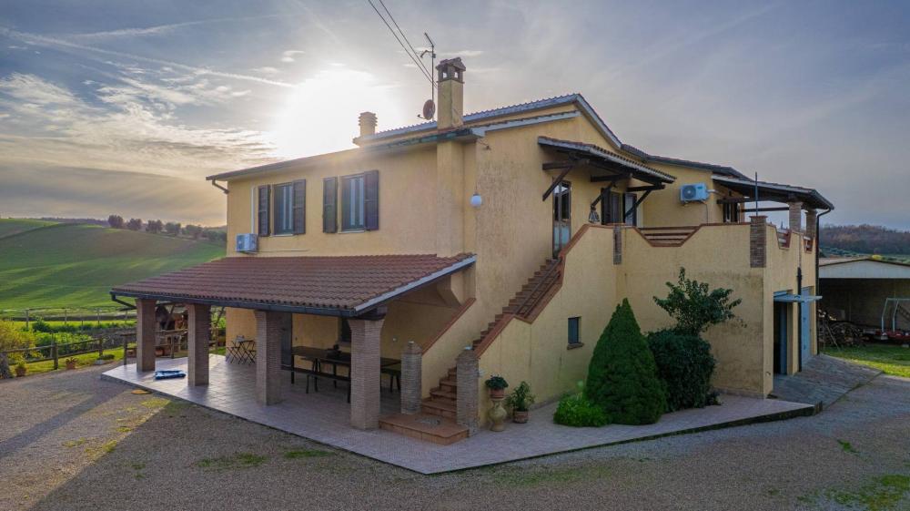 casa indipendente in vendita a Manciano in zona Saturnia