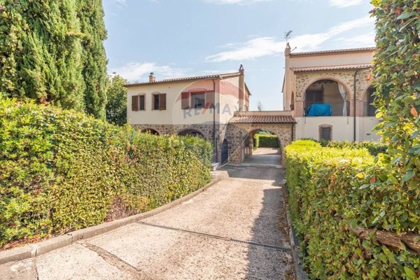 appartamento in vendita a Manciano in zona Montemerano