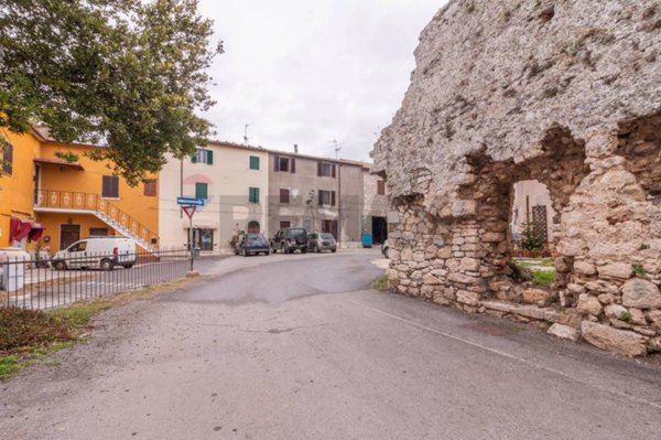 appartamento in vendita a Manciano in zona Saturnia