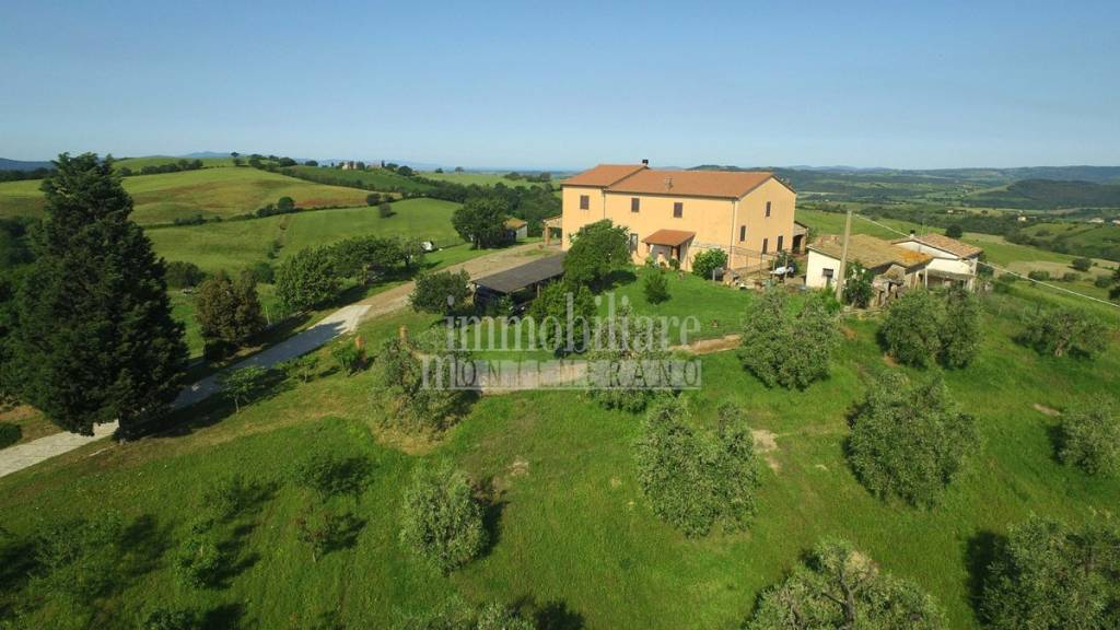 casa indipendente in vendita a Manciano in zona Saturnia