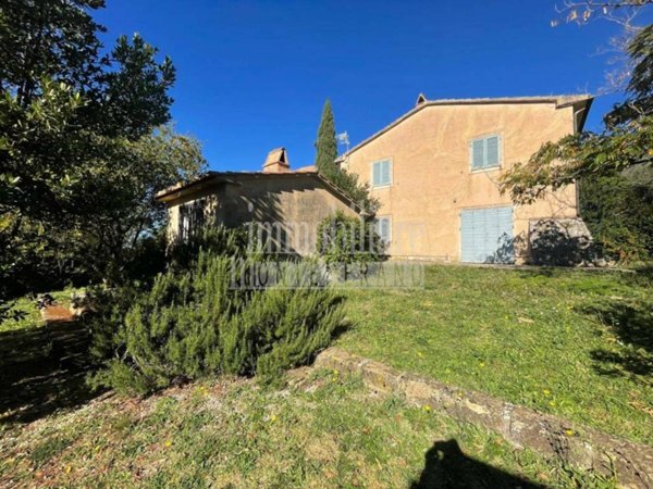 casa indipendente in vendita a Manciano in zona Saturnia