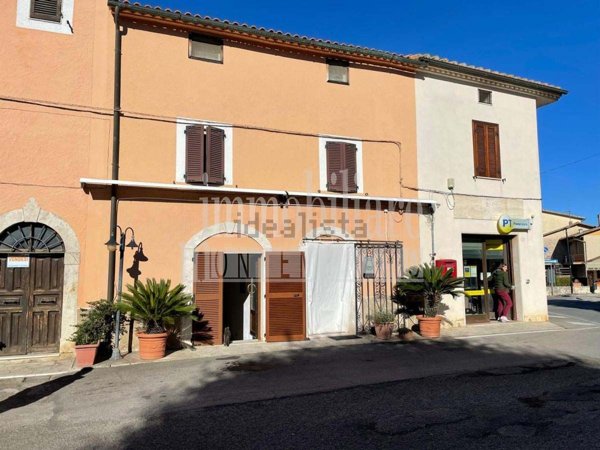 casa indipendente in vendita a Manciano in zona Saturnia