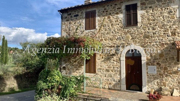 casa indipendente in vendita a Manciano in zona Saturnia