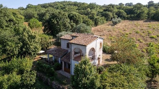 casa indipendente in vendita a Manciano in zona Montemerano