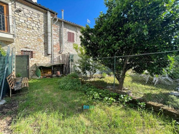 casa indipendente in vendita a Manciano in zona Saturnia