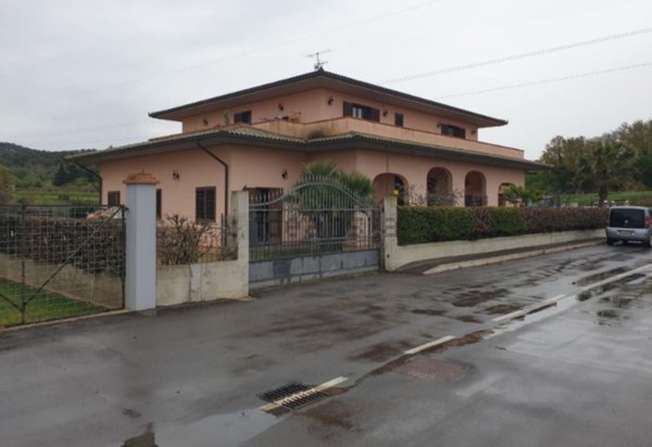 casa indipendente in vendita a Manciano in zona Marsiliana
